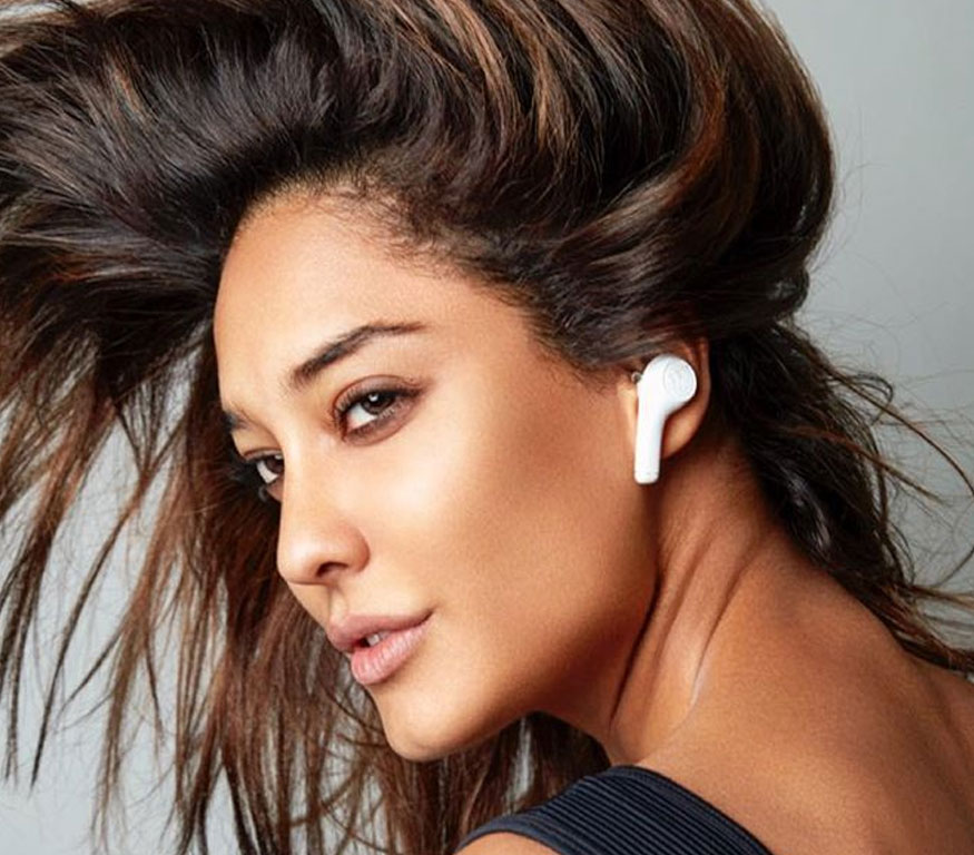 She appeared in advertisements for many prestigious brands. During this time she also appeared on the cover page of several fashion magazines. Lisa has been a Kingfisher Girl. Photo courtesy- @ lisahaydon / Instagram "class =" lazy